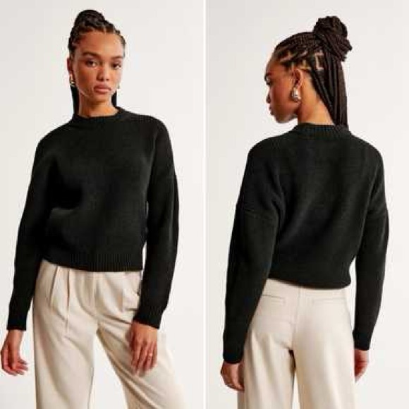 Abercrombie & Fitch Sweaters - Abercrombie Wedge Crew Sweater in Black